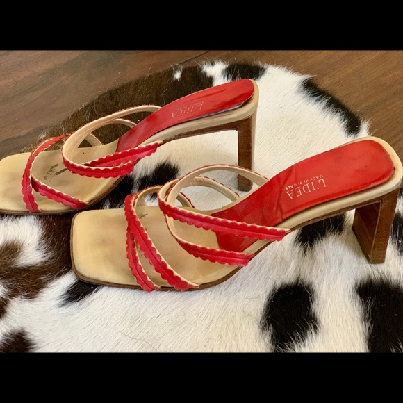 Gorgeous Italian red strappy sandals - Picture 2 of 4